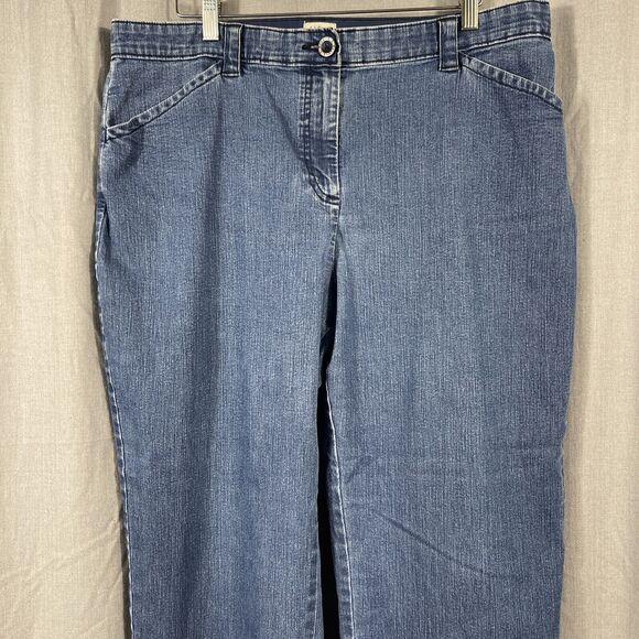 L.L. Bean Jeans Womens 18 Petite Blue High Rise‎ Straight Classic Fit MedWash - Picture 2 of 8
